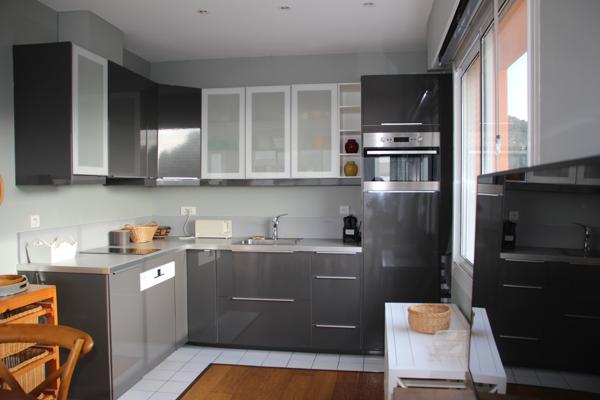 Bel appartement vue mer, plage de Vallières