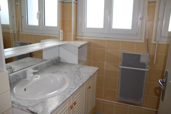 Bel appartement vue mer, plage de Vallières