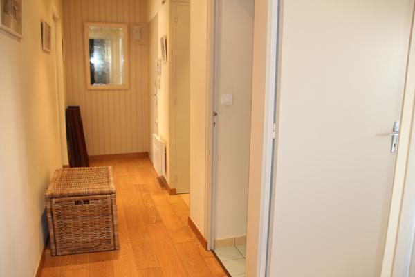 Bel appartement vue mer, plage de Vallières