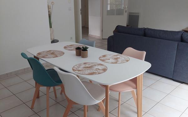 Appartement à louer    4 pièces •  Bruges