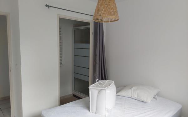 Appartement à louer    4 pièces •  Bruges