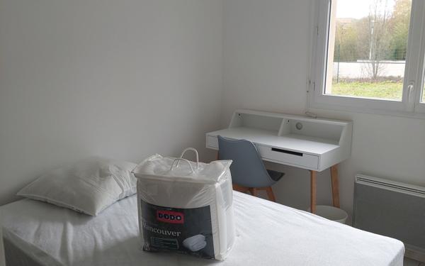 Appartement à louer    4 pièces •  Bruges