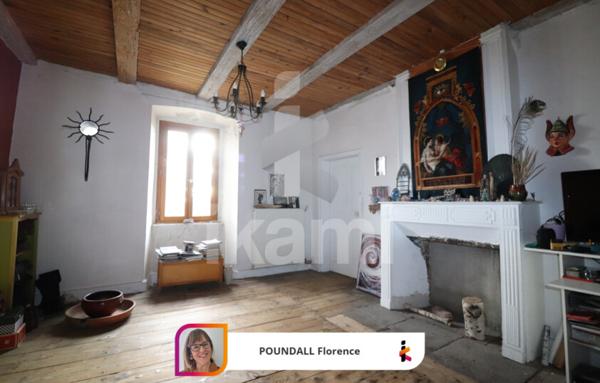 Coeur St Félicien maison avec jardinet terrasse caves et garage