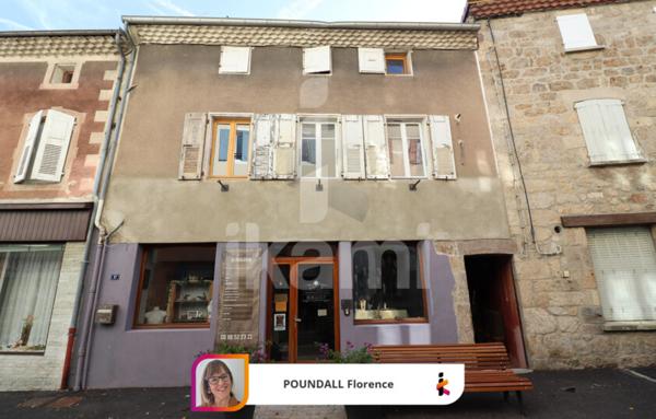 Coeur St Félicien maison avec jardinet terrasse caves et garage