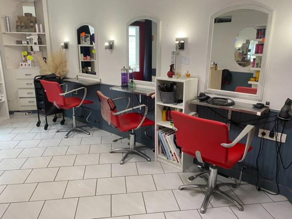 Salon de coiffure à vendre proche de LE MELE SUR SARTHE (61)