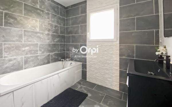 Maison à vendre    6 pièces • 166 m2 Saint-Victor