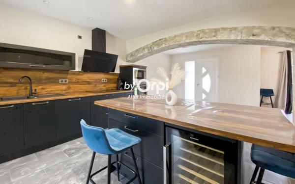 Maison à vendre    6 pièces • 166 m2 Saint-Victor