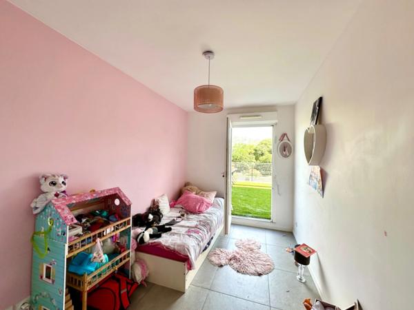 MARSEILLE 10EME, T4/5 de 100m2 avec Terrasse de 86m2, Double BOX Fermé et Place de Parking Privative.