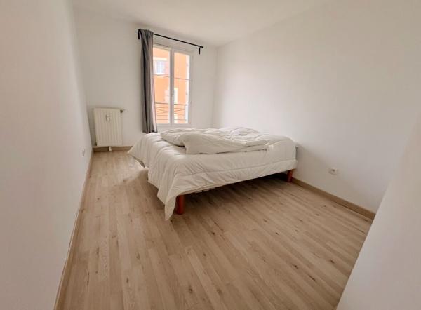 T2 meublé 39M² + PARKING VAUREAL