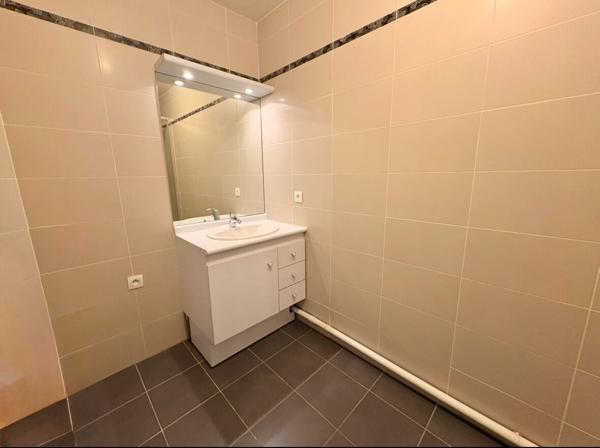 T2 meublé 39M² + PARKING VAUREAL