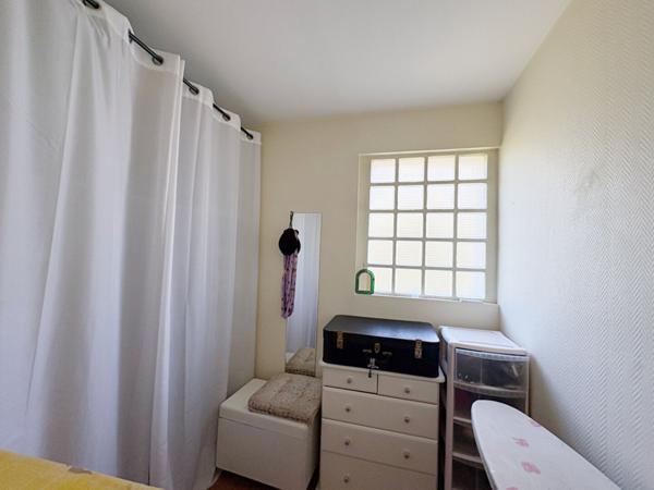 SAUMUR CENTRE - Appartement 70 m² avec balcon-terrasse, garage et cave.