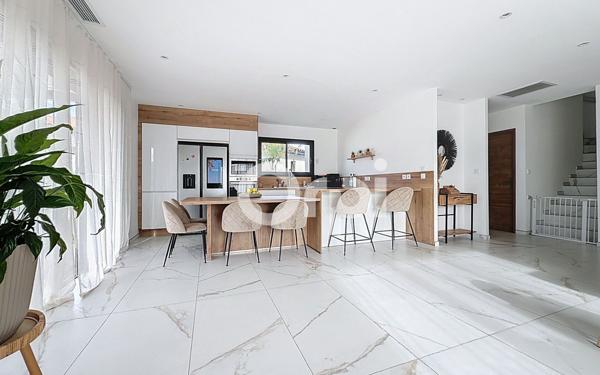 Maison à vendre    6 pièces •  Pollestres