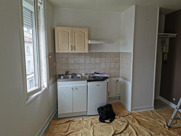 Immeuble locatif de trois appartements.