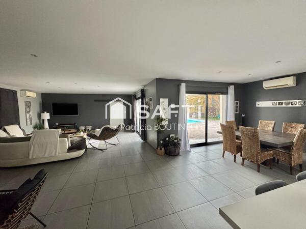 PAVILLON PLAIN PIED 4 CHAMBRES DONT UNE SUITE PARENTALE + GARAGE ET PISCINE  A JUSCORPS !