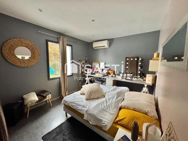 PAVILLON PLAIN PIED 4 CHAMBRES DONT UNE SUITE PARENTALE + GARAGE ET PISCINE  A JUSCORPS !