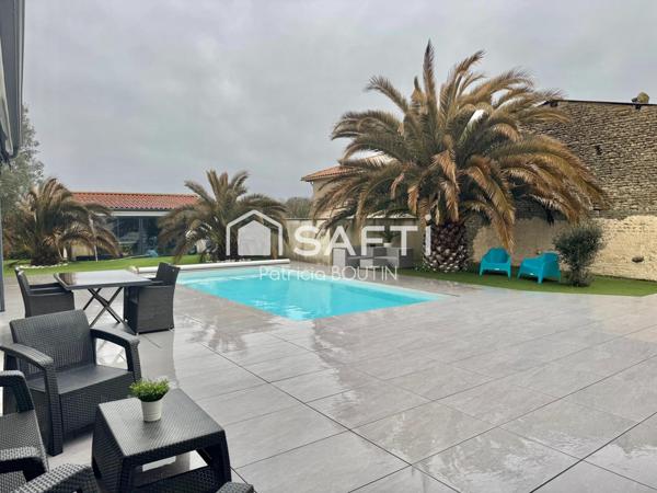 PAVILLON PLAIN PIED 4 CHAMBRES DONT UNE SUITE PARENTALE + GARAGE ET PISCINE  A JUSCORPS !