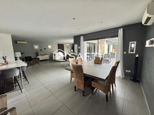 PAVILLON PLAIN PIED 4 CHAMBRES DONT UNE SUITE PARENTALE + GARAGE ET PISCINE  A JUSCORPS !