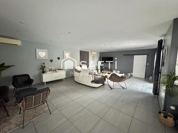 PAVILLON PLAIN PIED 4 CHAMBRES DONT UNE SUITE PARENTALE + GARAGE ET PISCINE  A JUSCORPS !