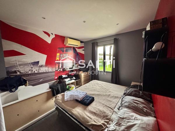 PAVILLON PLAIN PIED 4 CHAMBRES DONT UNE SUITE PARENTALE + GARAGE ET PISCINE  A JUSCORPS !