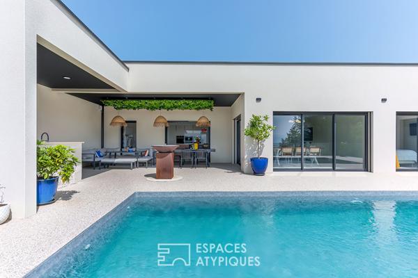Villa contemporaine avec piscine et vue dégagée – Colline prisée d’Étoile-sur-Rhône