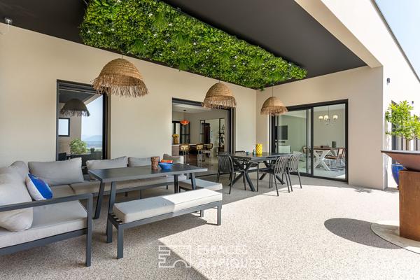 Villa contemporaine avec piscine et vue dégagée – Colline prisée d’Étoile-sur-Rhône