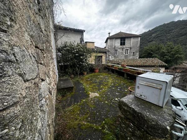 Maison sur les hauteurs au hameau Le Mazel avec terrain de 7300 m²