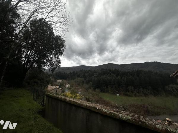 Maison sur les hauteurs au hameau Le Mazel avec terrain de 7300 m²
