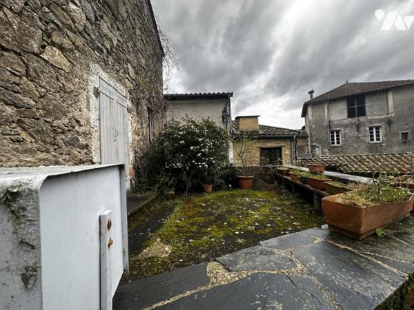 Maison sur les hauteurs au hameau Le Mazel avec terrain de 7300 m²