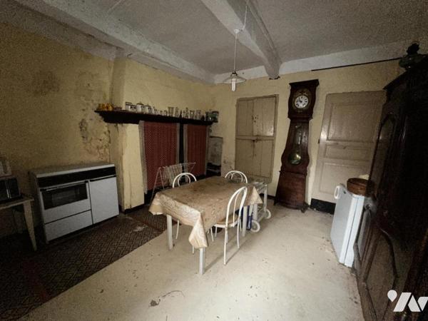 Maison sur les hauteurs au hameau Le Mazel avec terrain de 7300 m²