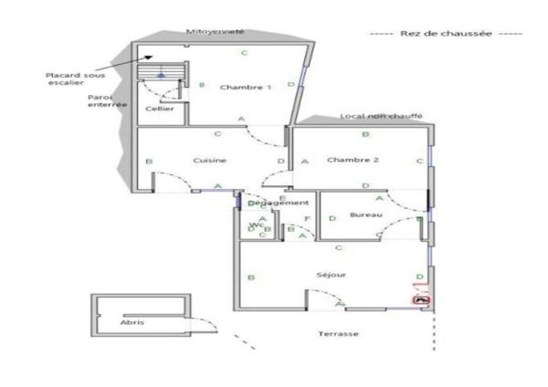 Maison sur les hauteurs au hameau Le Mazel avec terrain de 7300 m²