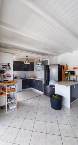 Vivez le rêve au Diamant : votre oasis de confort et de détente avec piscine vous attend.