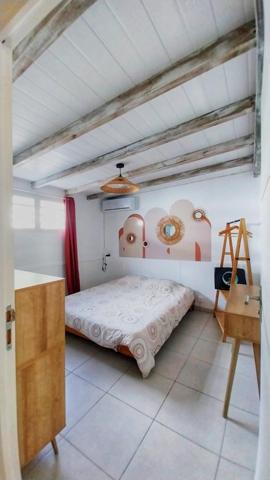 Vivez le rêve au Diamant : votre oasis de confort et de détente avec piscine vous attend.