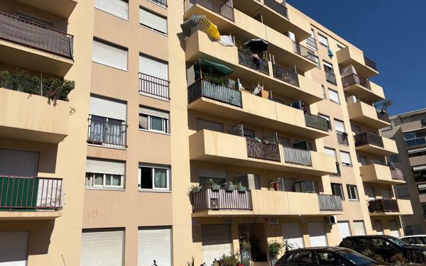 Appartement à vendre    1 pièce • 17,82 m2 Nice