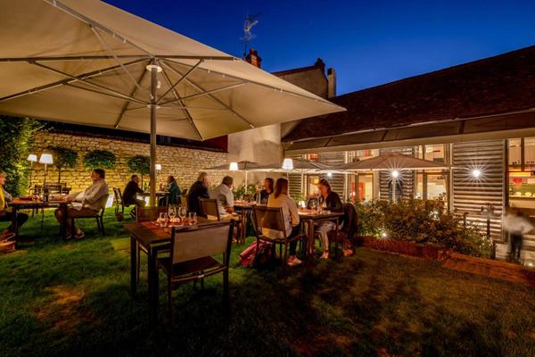 21200 Secteur BEAUNE - Murs commerciaux (ancien restaurant tout équipé) 160 M²