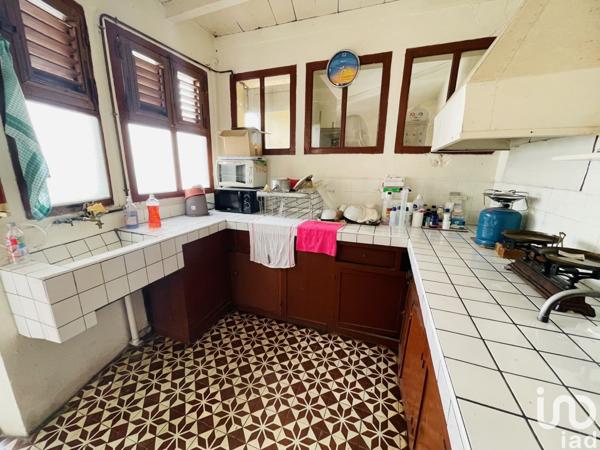 Immeuble de 327 m² à Fort-de-France (97200)