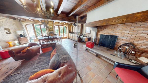 Propriété spacieuse sur grand terrain à Brenod