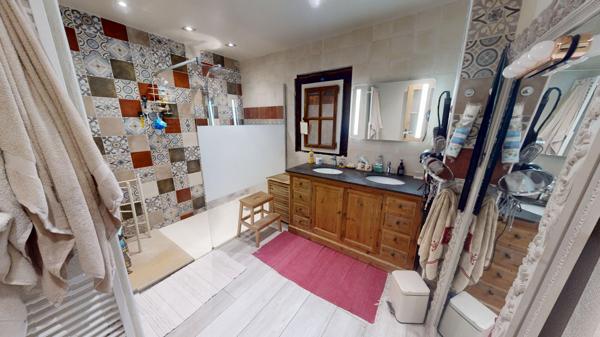 Propriété spacieuse sur grand terrain à Brenod