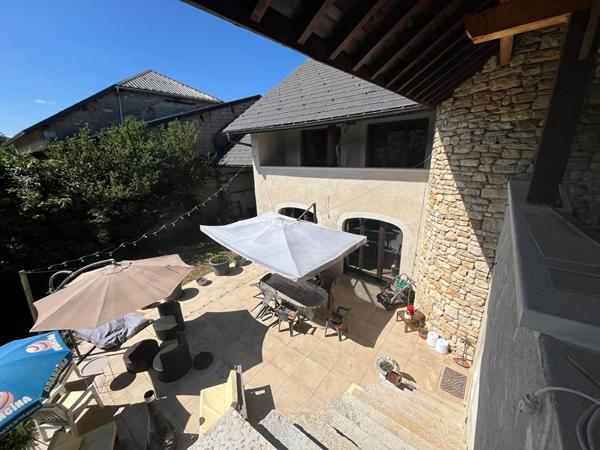 Propriété spacieuse sur grand terrain à Brenod