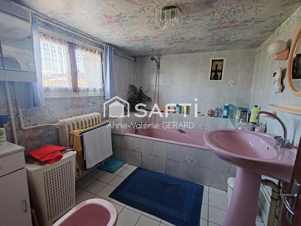 Maison de campagne avec chb au rdc, jardin clos et dépendances