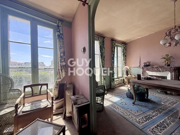 APPARTEMENT 2/3 PIECES - EMPLACEMENT D'EXCEPTION FACE AU PORT