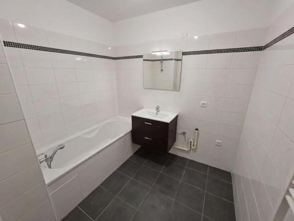 A LOUER : T3 à PERENCHIES • • 850 € CC • Réf. 001-00554-001