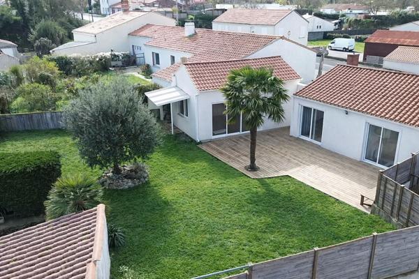 Maison de bourg rénovée avec charme, confort et beaux volumes à Aizenay