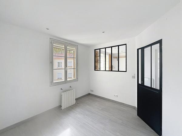 La Seyne/mer Très bel appartement T3 dans une résidence fermée refait à neuf avec prestations de qualités