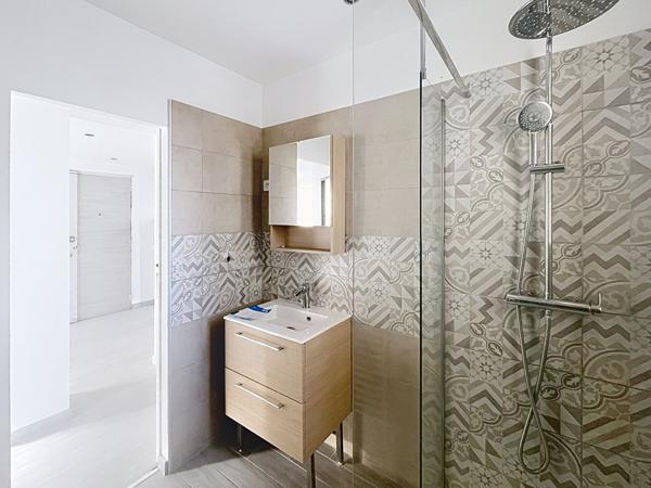 La Seyne/mer Très bel appartement T3 dans une résidence fermée refait à neuf avec prestations de qualités