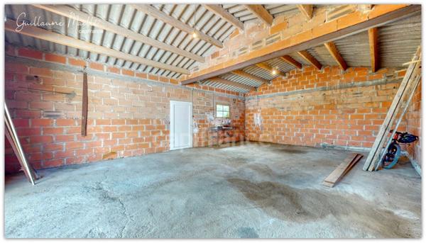 Villa de plain-pied 4 pièces sur grand terrain constructible proche de Roujan (34)