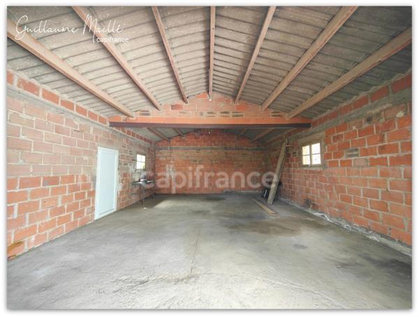 Villa de plain-pied 4 pièces sur grand terrain constructible proche de Roujan (34)