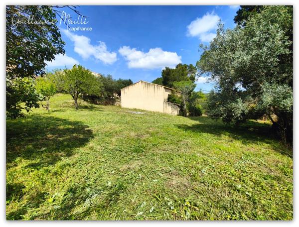 Villa de plain-pied 4 pièces sur grand terrain constructible proche de Roujan (34)