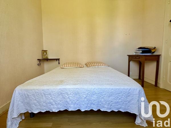 Maison à vendre 9 pièces 202 m² Saint-Yrieix-la-Perche