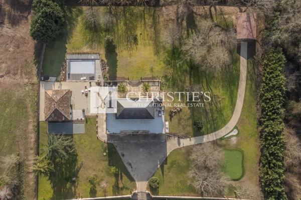 Folie exquis avec piscine et golf près de Saint-Émilion