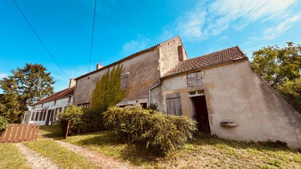 Tannay (58190) Longère de plain pied à vendre dans le secteur de TANNAY 125 000 € F.A.I. terrain de 3218 m 2 environ.